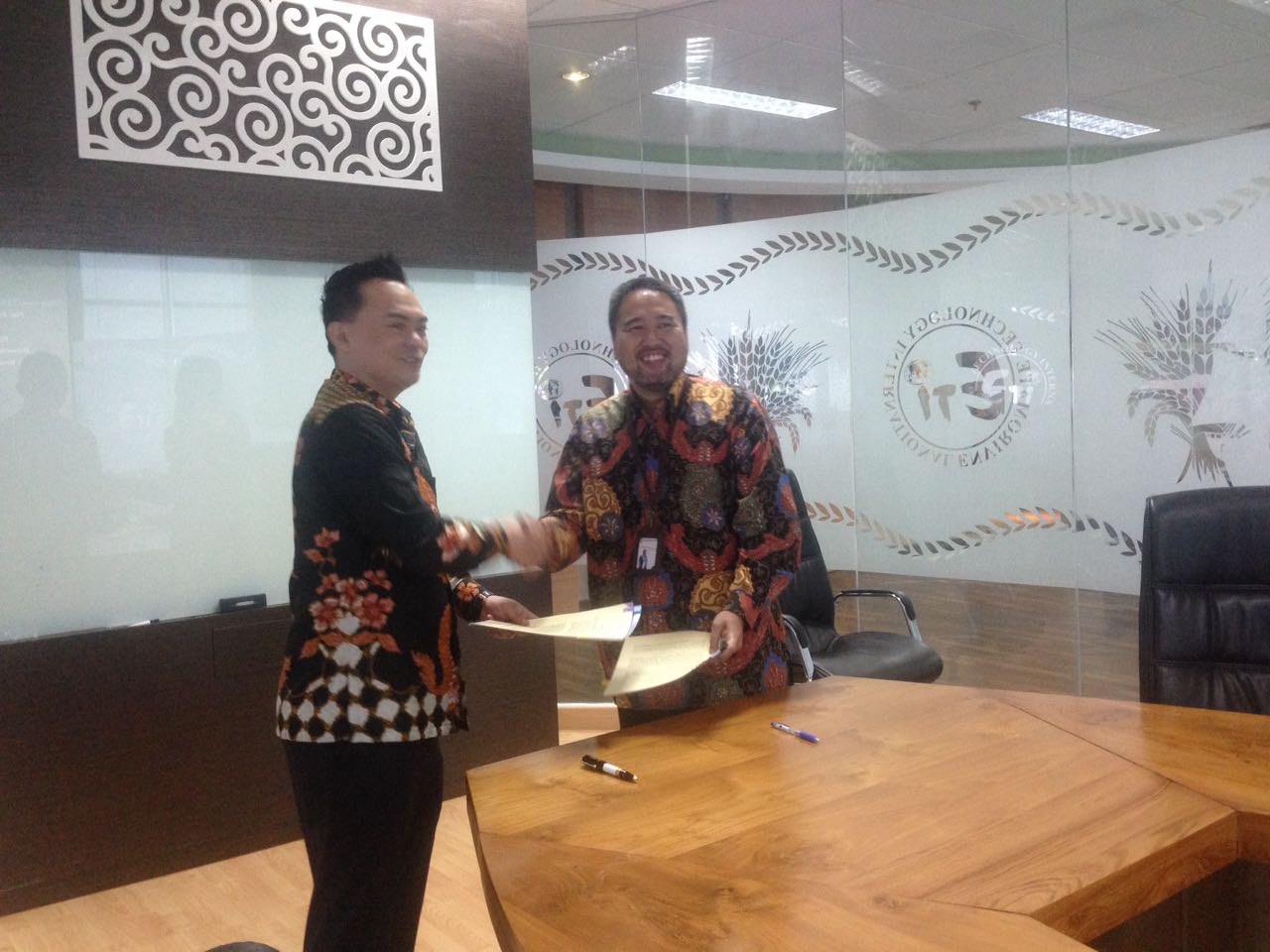 Penandatangan MoU dengan PT Enviromate Technology International